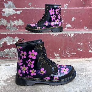 Dr. Martens Pansey Fayre Combat Boot Black and Pink Floral Combat Boots US 5 L